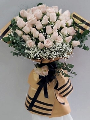 Lüks Pembe Çiçek Buketi