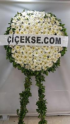 Beyaz Çiçekli Cenaze Çelengi